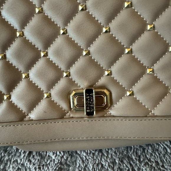 BADGLEY MISCHKIA Quilted Crossbody - Picture 6 of 12